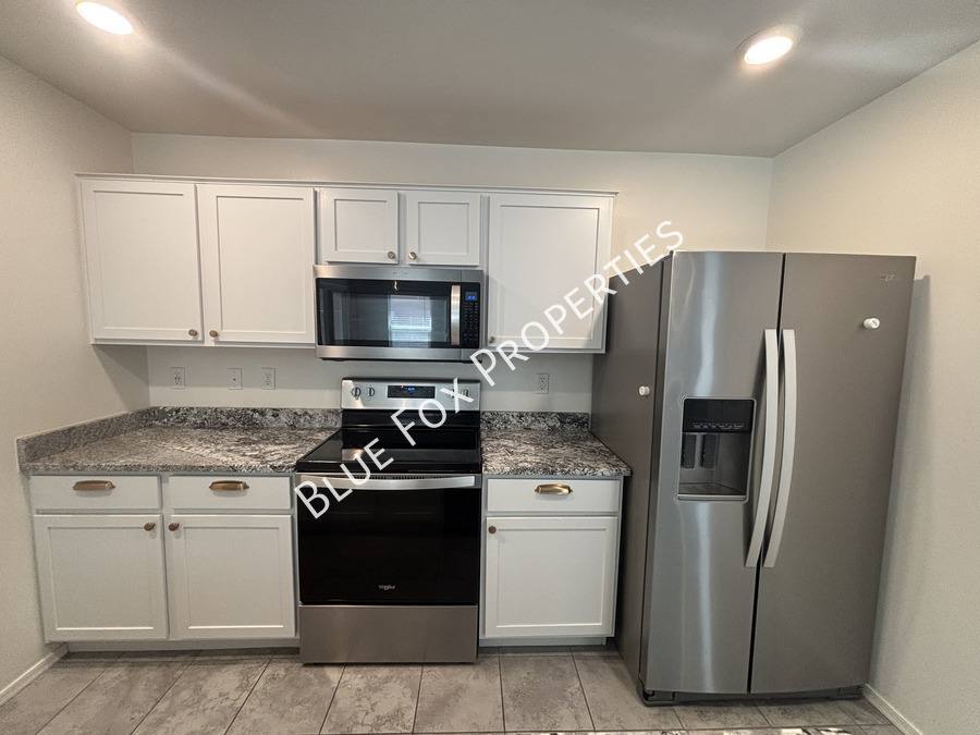 House for rent at 98 E Manor View Rd, Tucson, AZ 85756