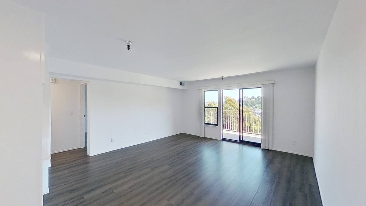 Apartment for rent at 2033 Castro St #11, San Francisco, CA 94131