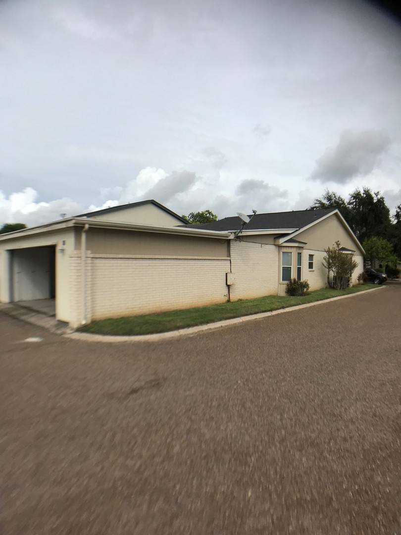 Townhouse for rent at 500 Wichita Ave, McAllen, TX 78503