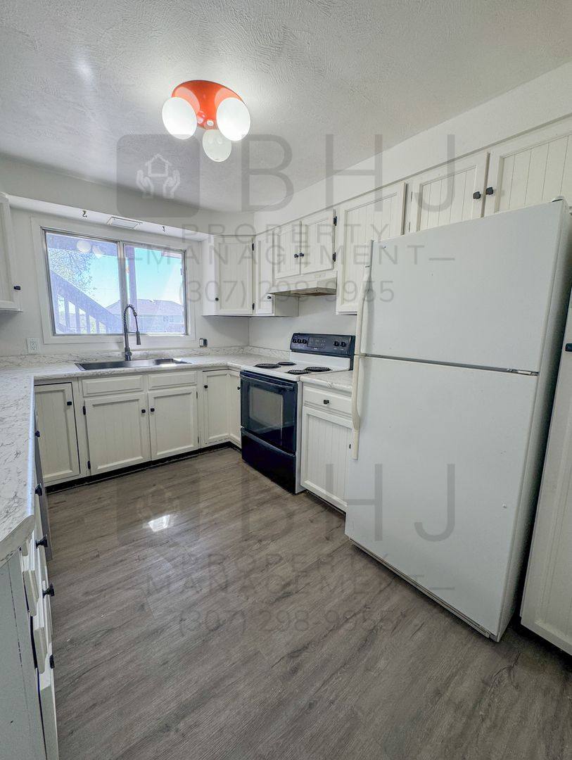 Apartment for rent at 959 Bellevue Ave, Sheridan, WY 82801
