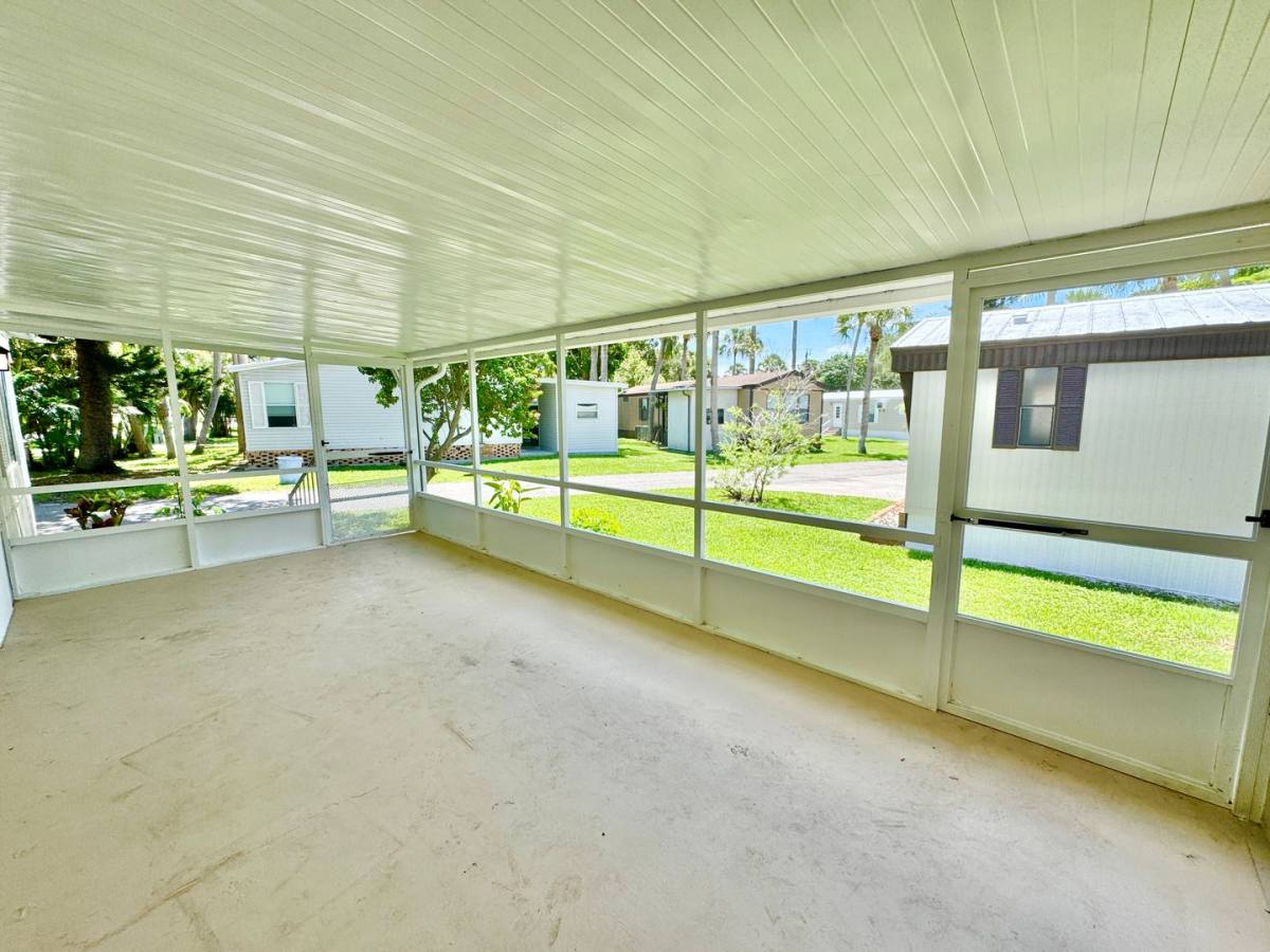 Apartment for rent at 1252 Henderson Creek Dr, Naples, FL 34114