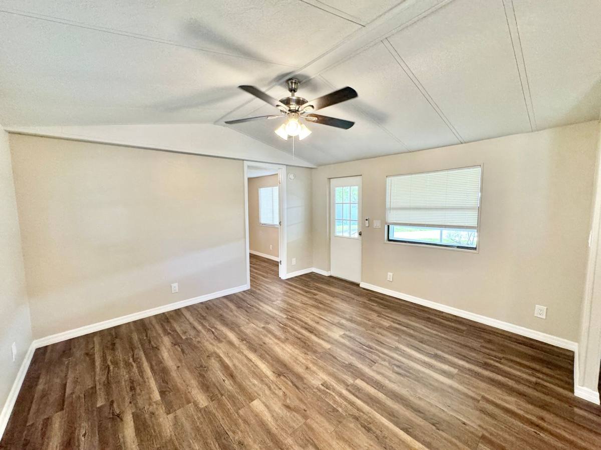 Apartment for rent at 1252 Henderson Creek Dr, Naples, FL 34114
