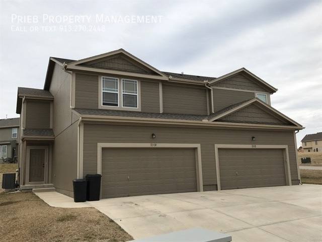 Townhouse for rent at 1239 Zarda Lane, Kansas City, KS 66109