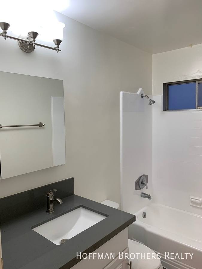 Apartment for rent at 933 Wilcox Ave #1, Los Angeles, CA 90038
