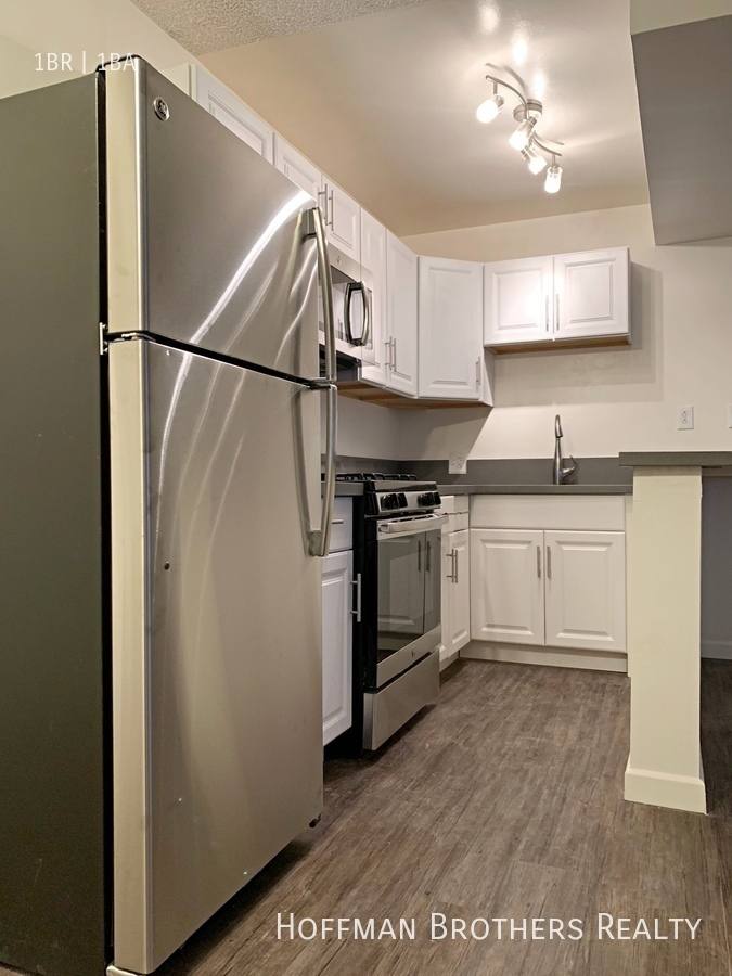 Apartment for rent at 933 Wilcox Ave #1, Los Angeles, CA 90038