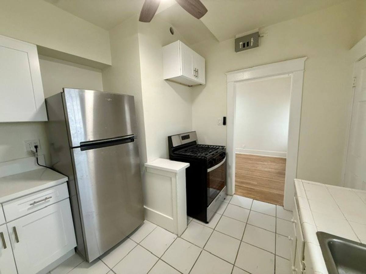 Apartment for rent at 1819 E 4th St, Long Beach, CA 90802