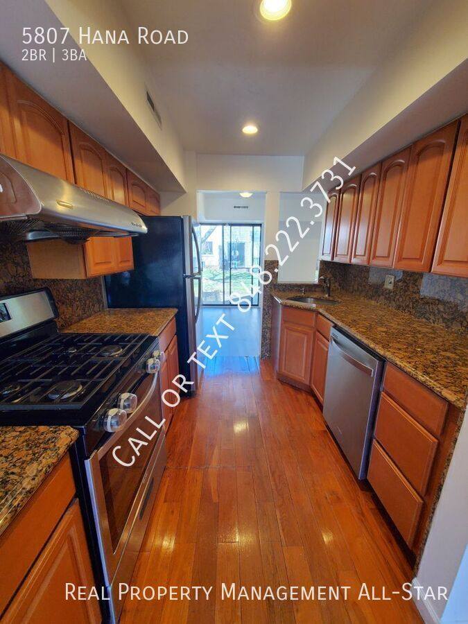 Townhouse for rent at 5807 Hana Rd, Edison, NJ 08817