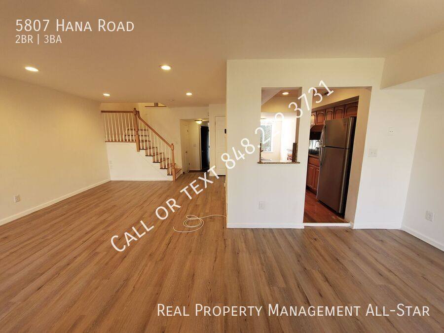 Townhouse for rent at 5807 Hana Rd, Edison, NJ 08817