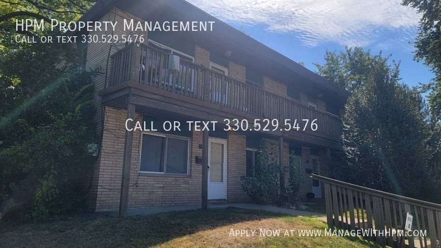 Apartment for rent at 926 Florida Ave E, Akron, OH 44314