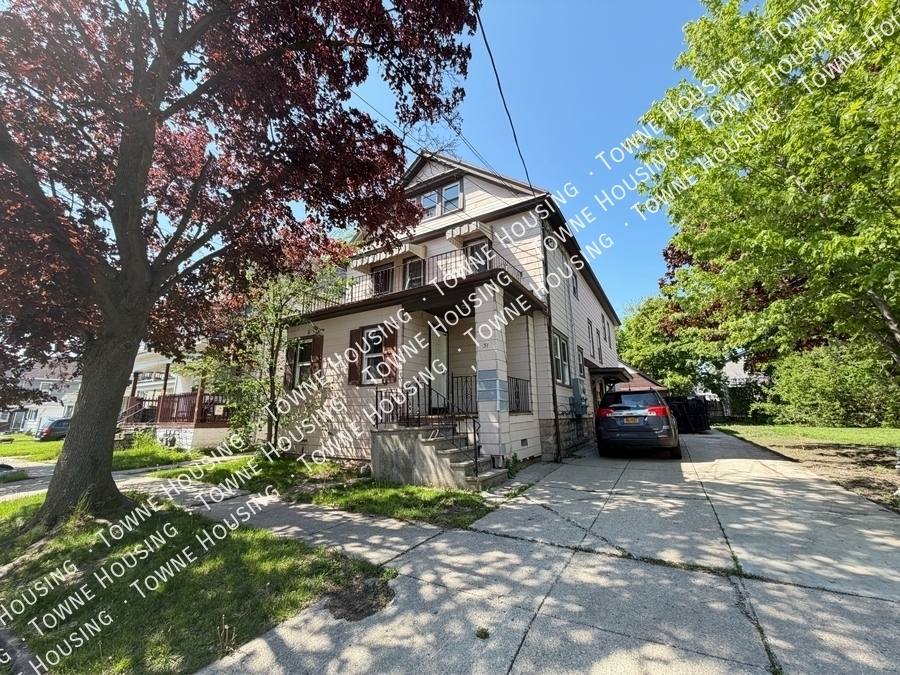 Apartment for rent at 37 Holmes St, Buffalo, NY 14207