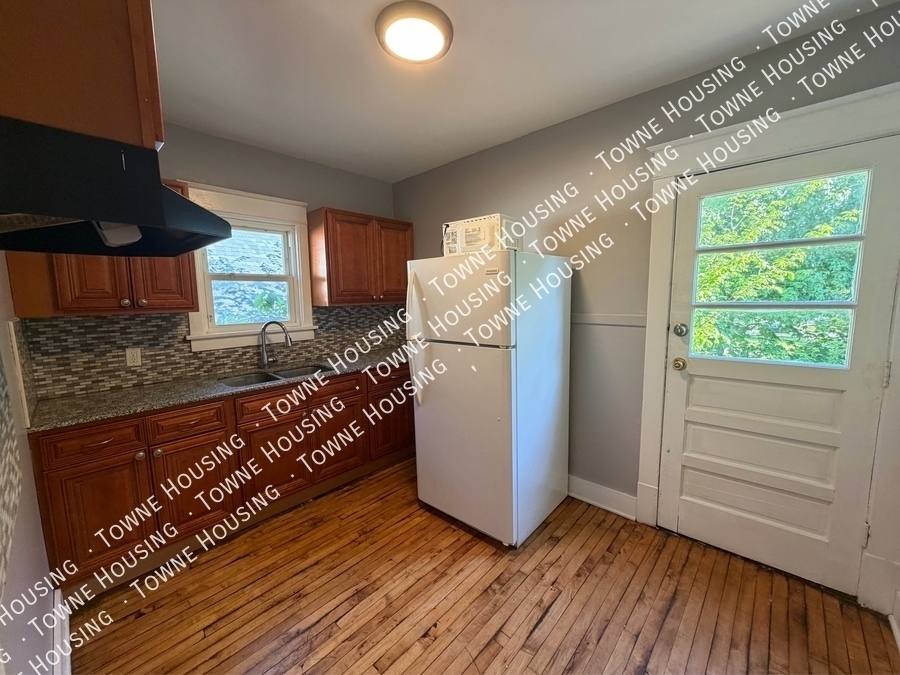 Apartment for rent at 37 Holmes St, Buffalo, NY 14207