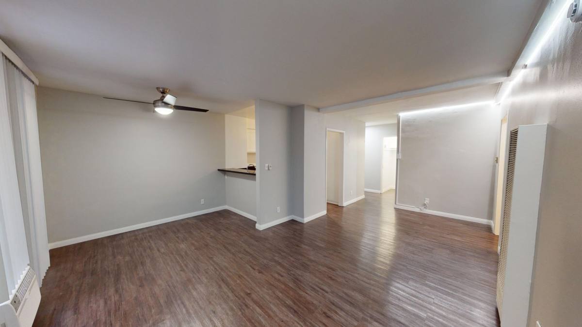 Apartment for rent at 950 S St Andrews Place, Los Angeles, CA 90019