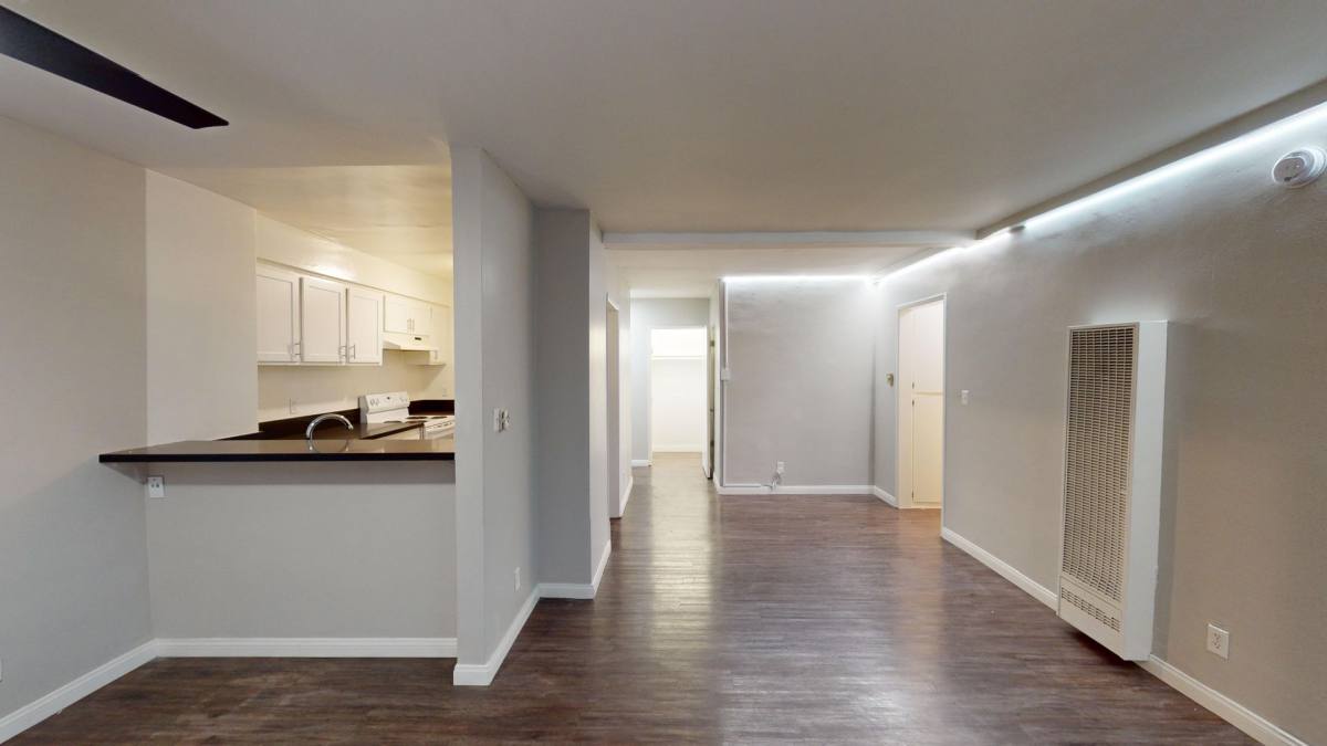 Apartment for rent at 950 S St Andrews Place, Los Angeles, CA 90019