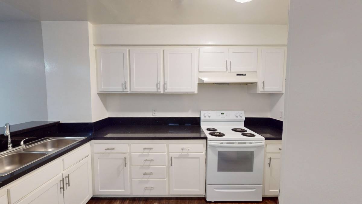 Apartment for rent at 950 S St Andrews Place, Los Angeles, CA 90019