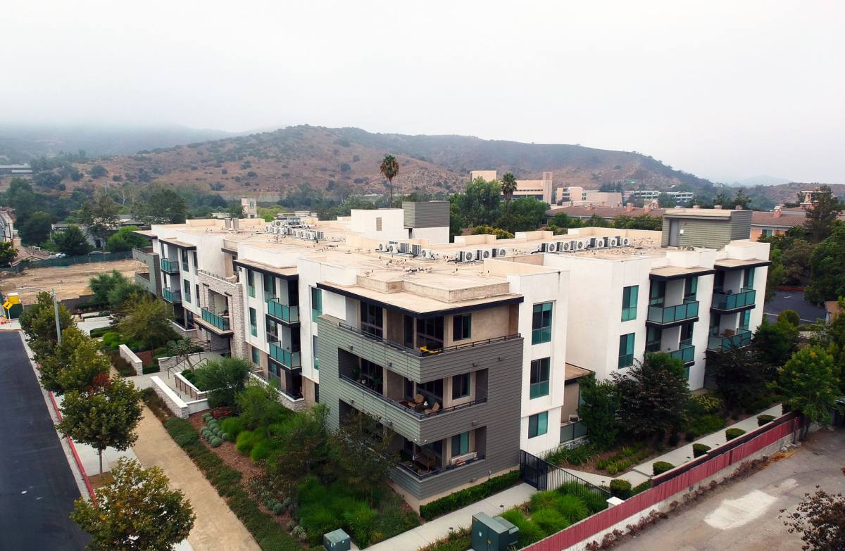 Apartment for rent at 77 N Conejo School Rd, Thousand Oaks, CA 91362