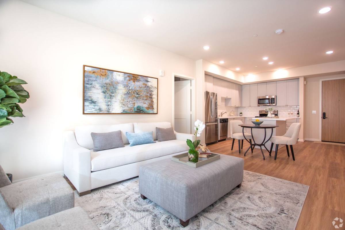 Apartment for rent at 77 N Conejo School Rd, Thousand Oaks, CA 91362