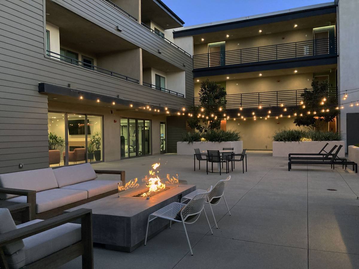 Apartment for rent at 77 N Conejo School Rd, Thousand Oaks, CA 91362