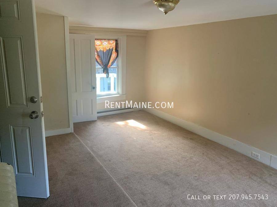 Apartment for rent at 96 Grove St #3, Bangor, ME 04401