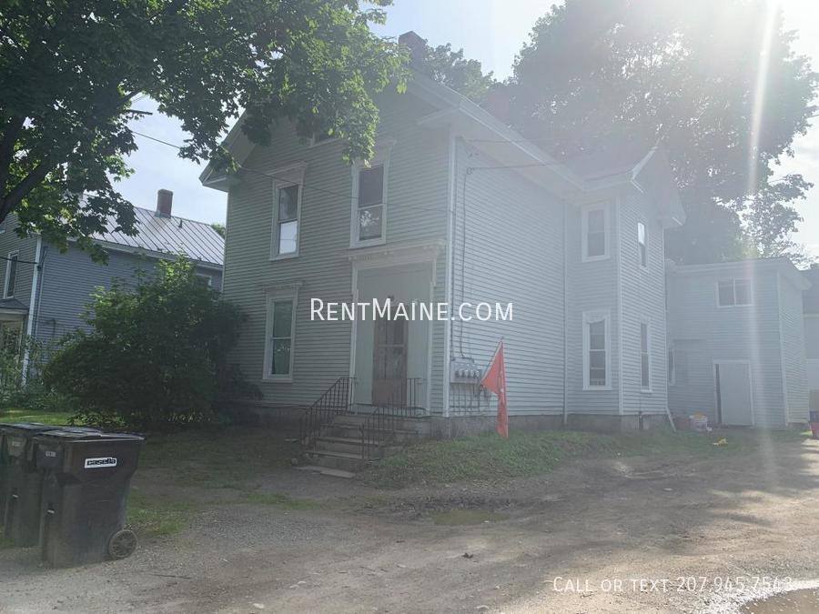 Apartment for rent at 96 Grove St #3, Bangor, ME 04401