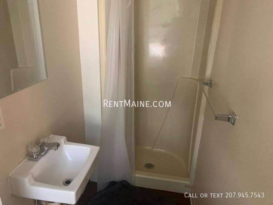 Apartment for rent at 96 Grove St #3, Bangor, ME 04401