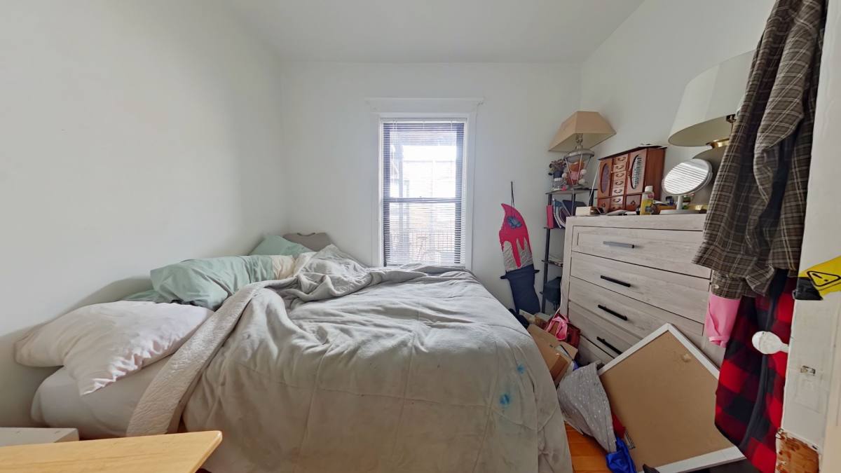 Apartment for rent at 4103 N Damen Ave, Chicago, IL 60618