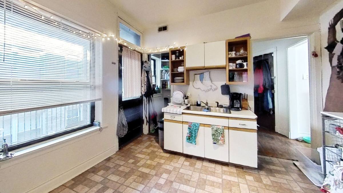 Apartment for rent at 4103 N Damen Ave, Chicago, IL 60618