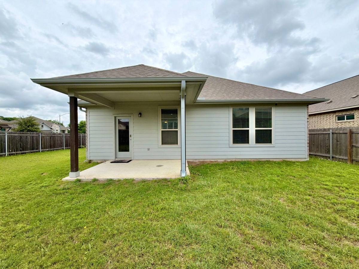 House for rent at 877 Centerra Hills Circle, Round Rock, TX 78665