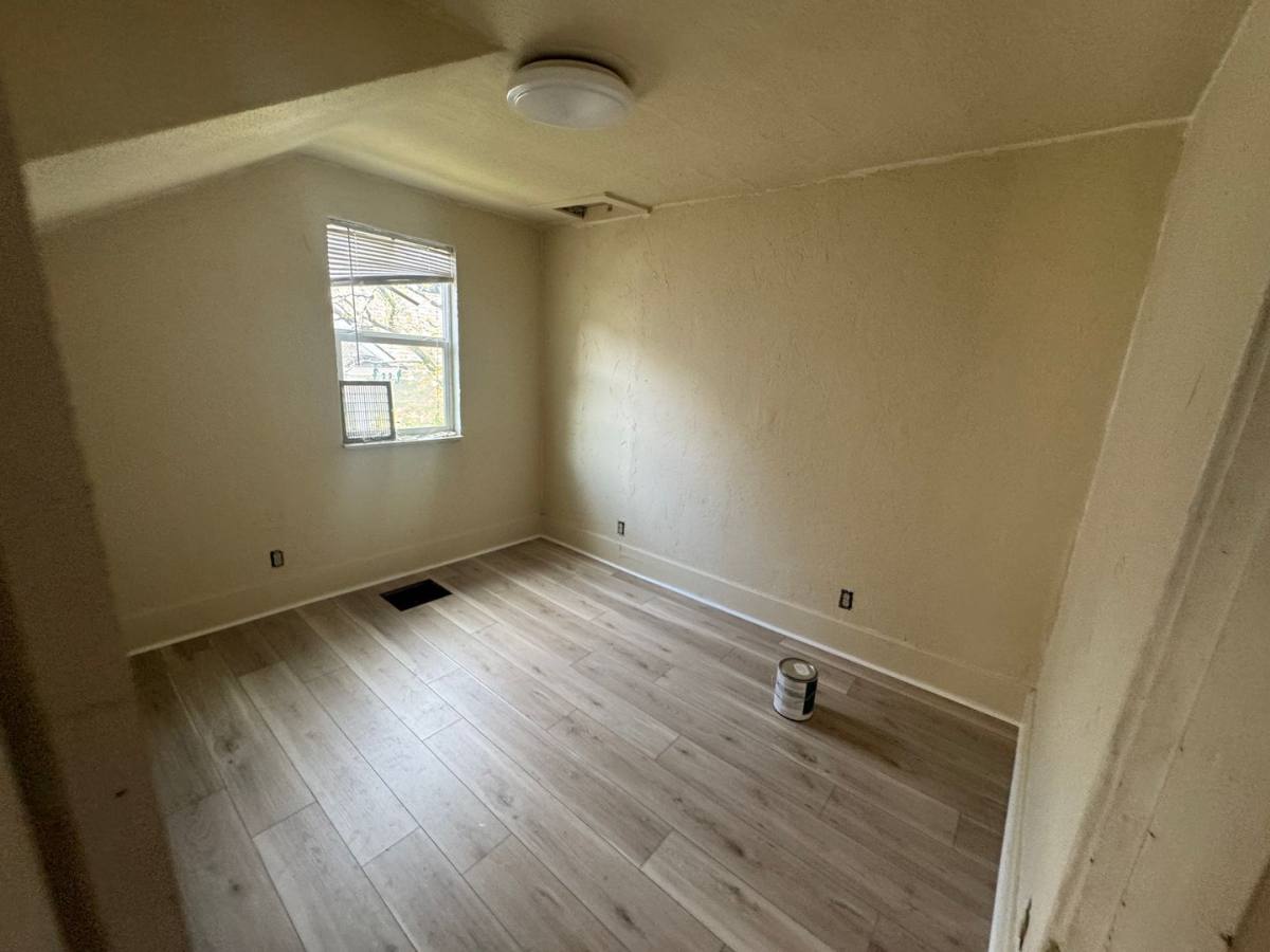 Townhouse for rent at 1004-1006 E 8th St, The Dalles, OR 97058