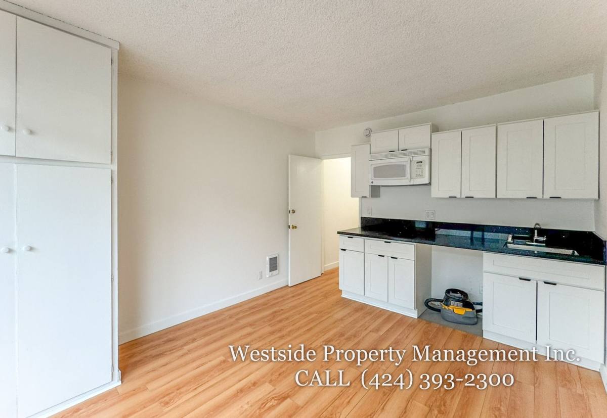 Apartment for rent at 3536 Hughes Ave #204 A, Los Angeles, CA 90034