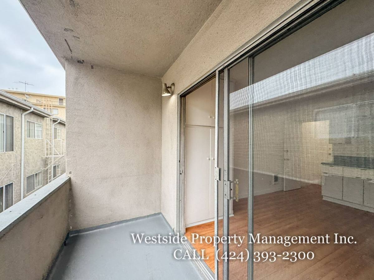 Apartment for rent at 3536 Hughes Ave #204 A, Los Angeles, CA 90034