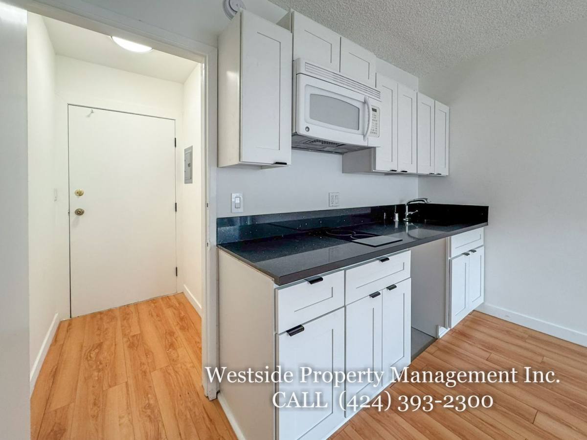 Apartment for rent at 3536 Hughes Ave #204 A, Los Angeles, CA 90034