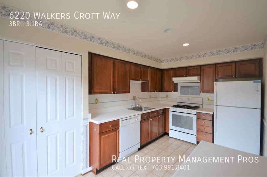 Townhouse for rent at 6220 Walkers Croft Way, Alexandria, VA 22315