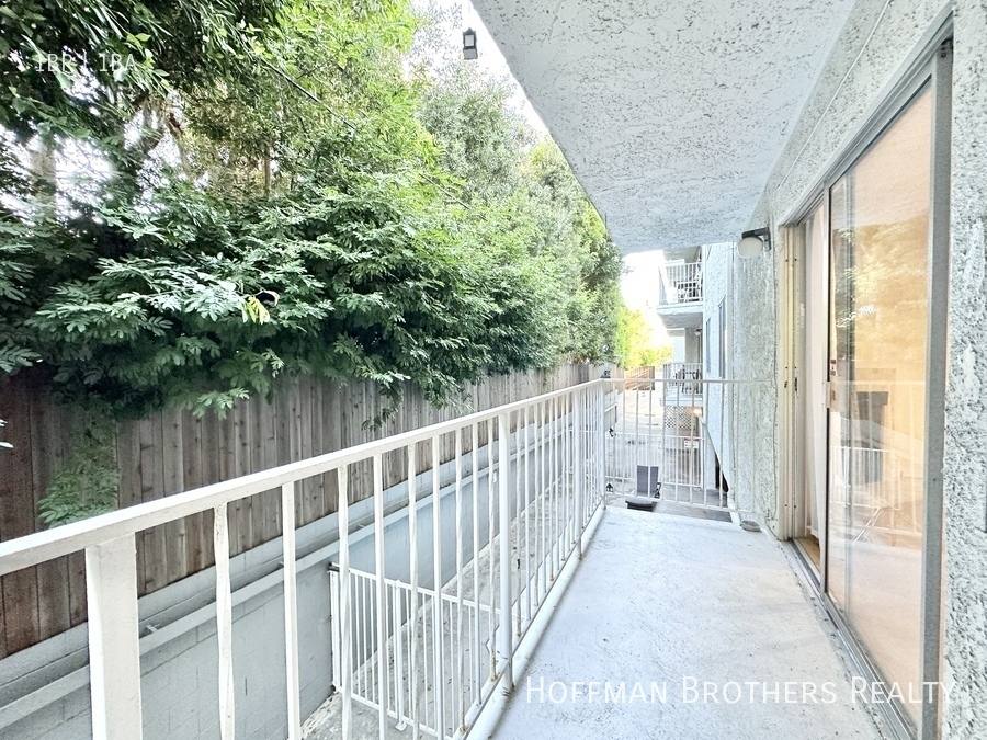 Apartment for rent at 1515 S Beverly Dr #305, Los Angeles, CA 90035