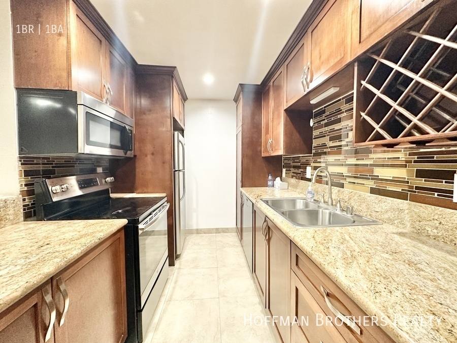 Apartment for rent at 1515 S Beverly Dr #305, Los Angeles, CA 90035