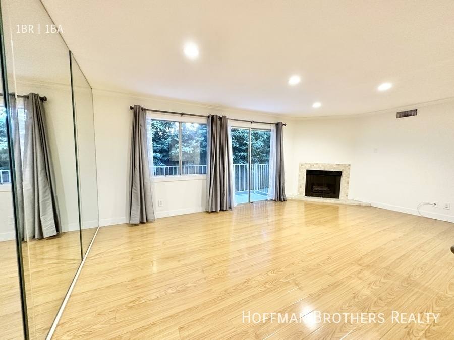 Apartment for rent at 1515 S Beverly Dr #305, Los Angeles, CA 90035