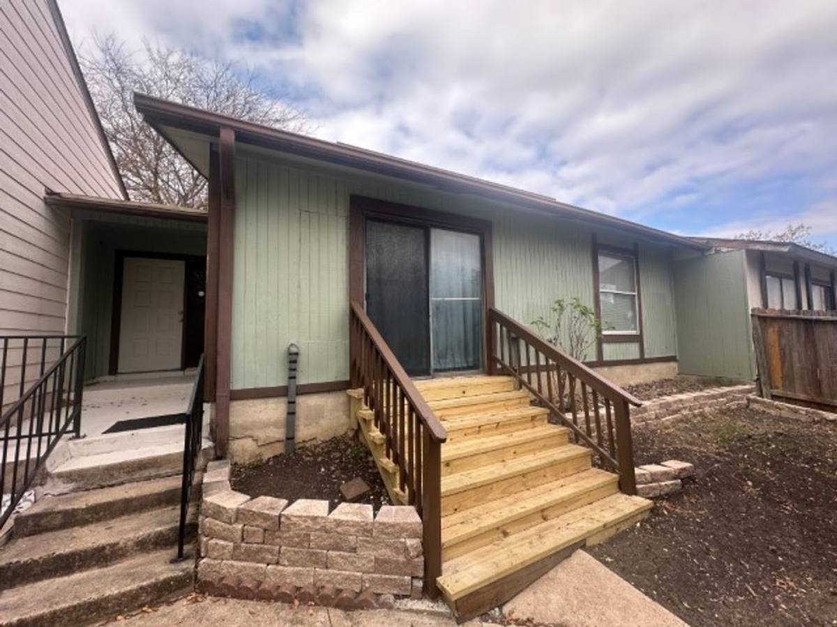 Townhouse for rent at 1325 Bitterlake, San Antonio, TX 78245