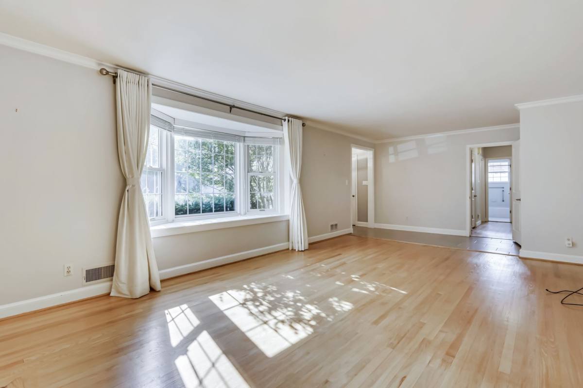 House for rent at 5806 Osceola Rd, Bethesda, MD 20816