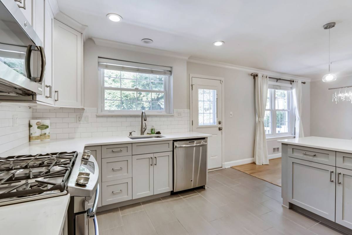 House for rent at 5806 Osceola Rd, Bethesda, MD 20816