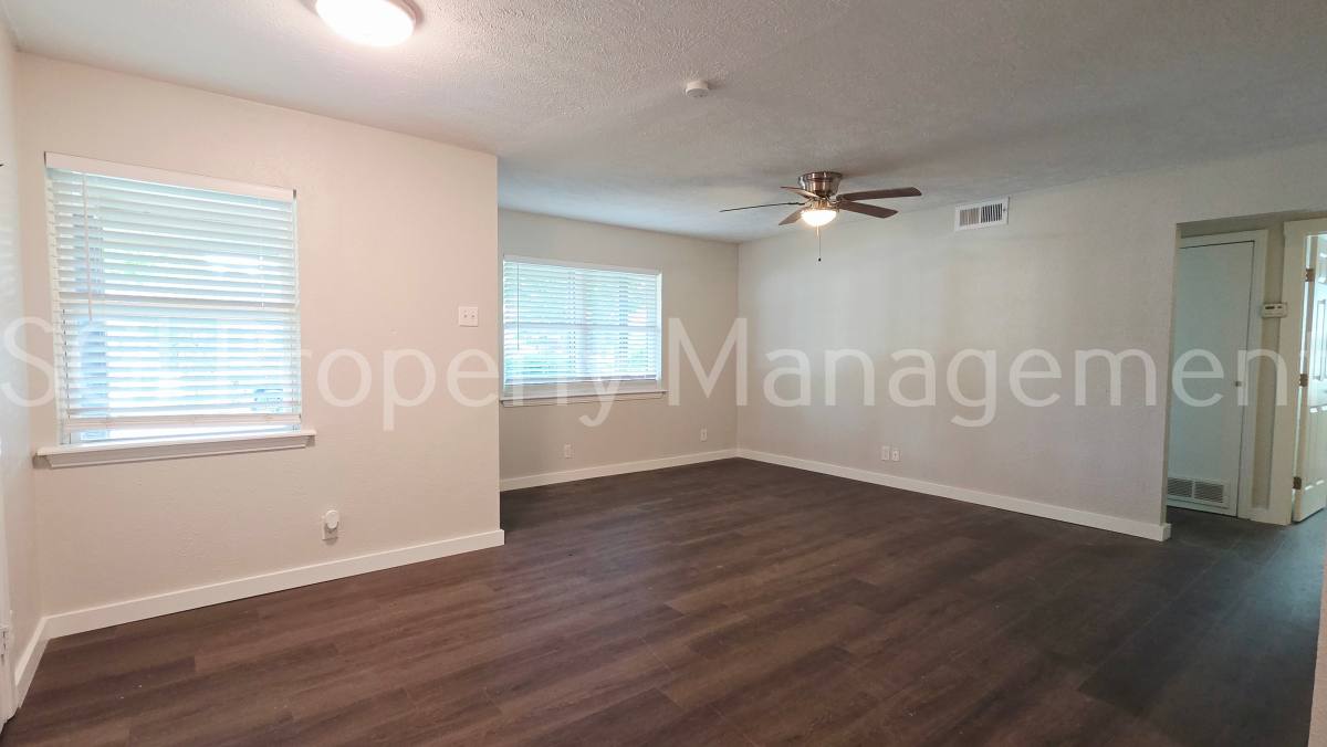 House for rent at 314 16th St W, Irving, TX 75060