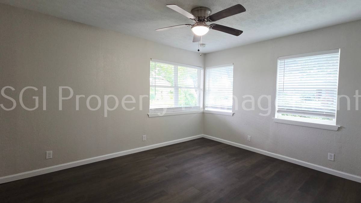 House for rent at 314 16th St W, Irving, TX 75060