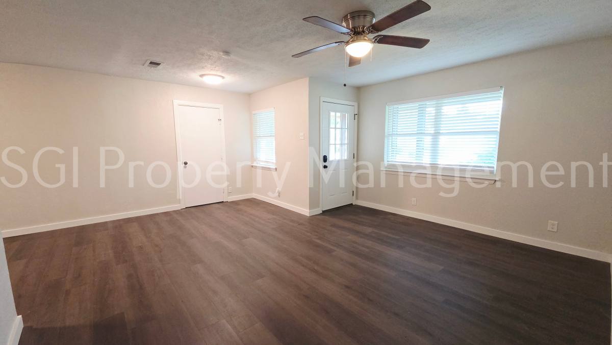 House for rent at 314 16th St W, Irving, TX 75060