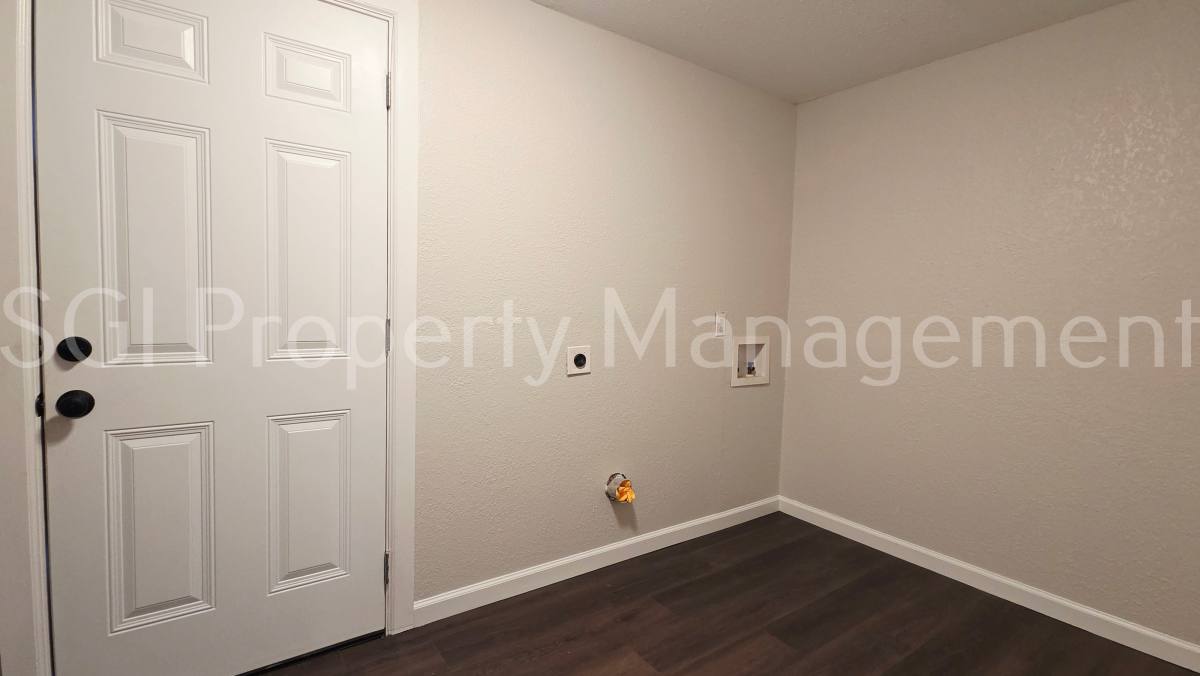 House for rent at 314 16th St W, Irving, TX 75060