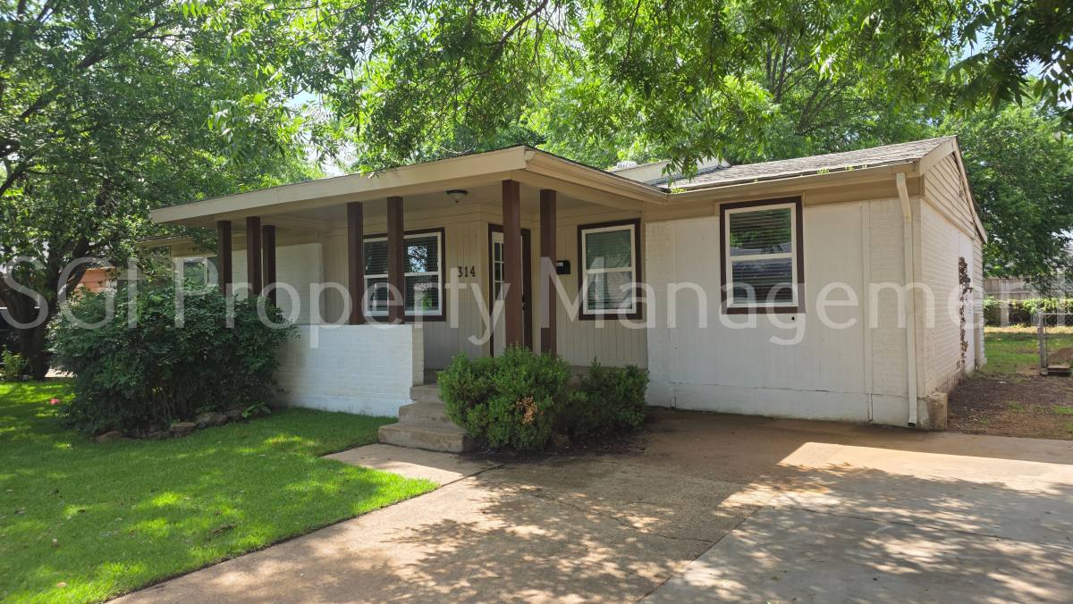 House for rent at 314 16th St W, Irving, TX 75060