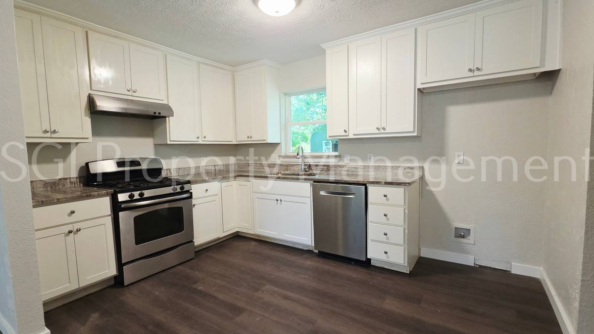 House for rent at 314 16th St W, Irving, TX 75060