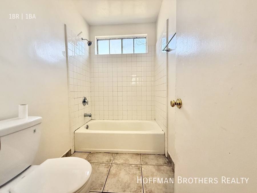 Apartment for rent at 838 N Normandie Ave #8, Los Angeles, CA 90029