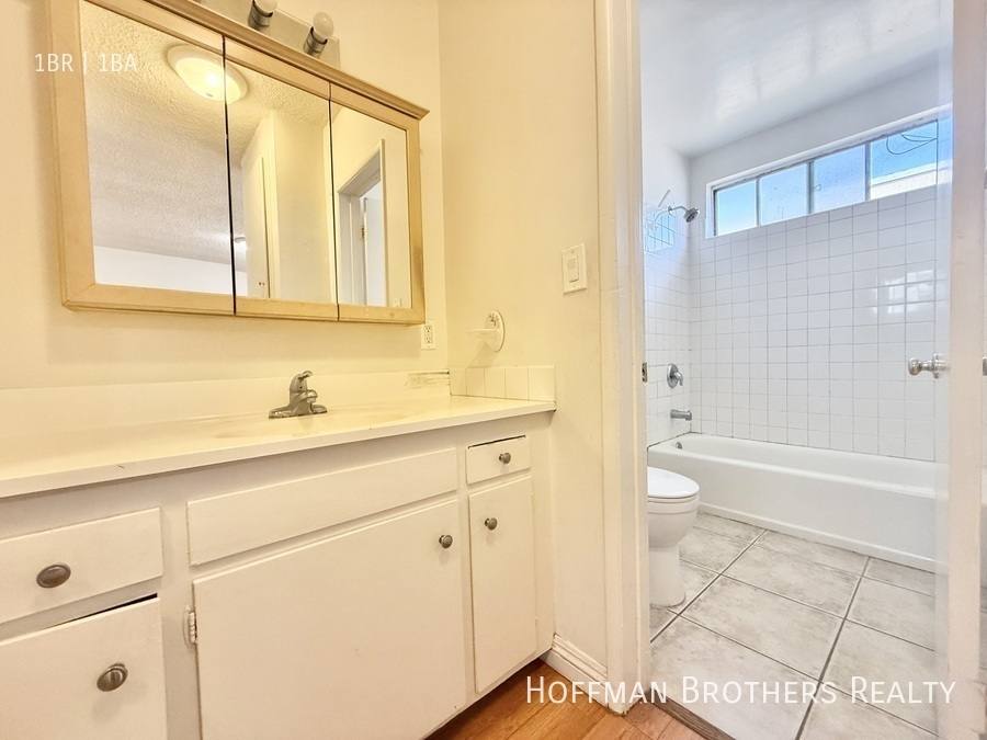 Apartment for rent at 838 N Normandie Ave #8, Los Angeles, CA 90029