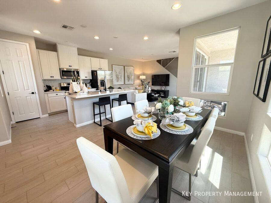 Townhouse for rent at 916 Cottonwood Hill Place, Henderson, NV 89011