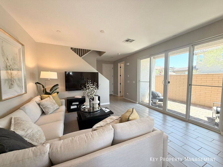 Townhouse for rent at 916 Cottonwood Hill Place, Henderson, NV 89011