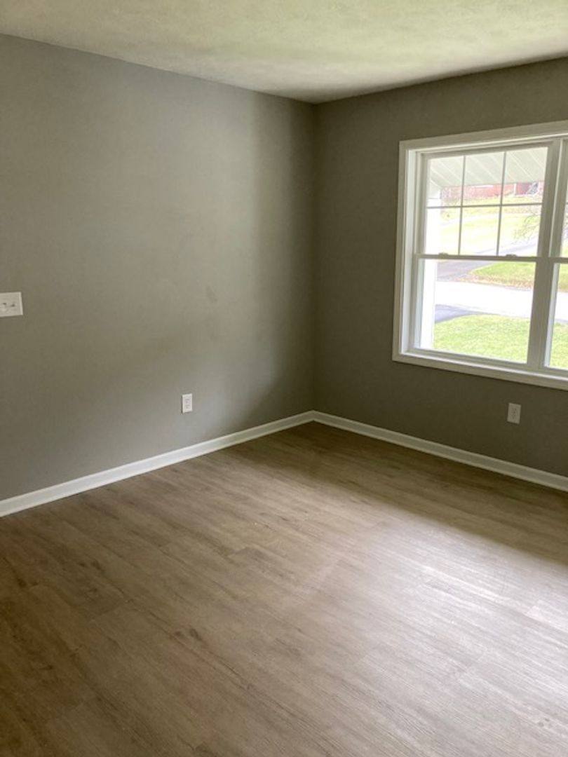 Apartment for rent at 6 Ashland Ave, Elmira, NY 14903