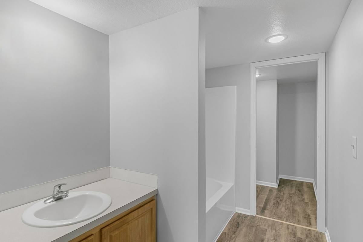 Apartment for rent at 2800 Brookwood N, Saginaw, MI 48601